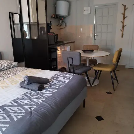 Apartment Place Pie *